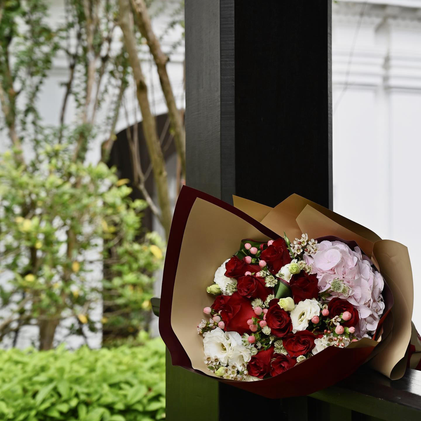 Crowned as the epitome of love and romance, roses are a classic gift idea to dazzle your loved one